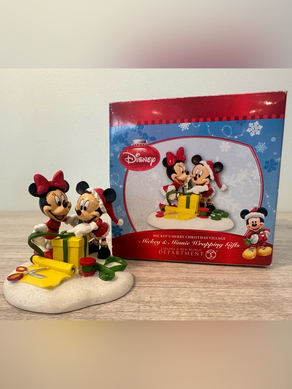 Department 56 Disney Mickey & Minnie Wrapping Gifts Mickey’s Merry Christmas